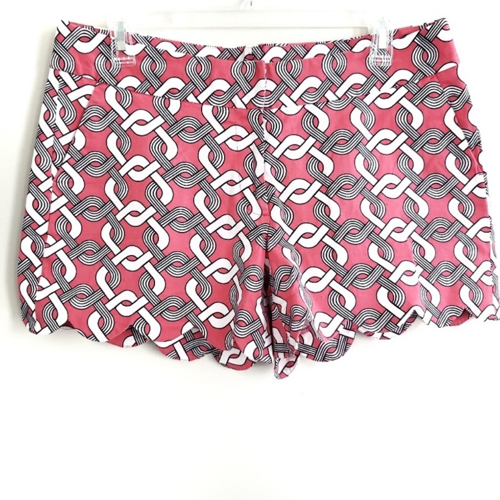 Crown & Ivy / Chain Link Scalloped Hem Shorts
